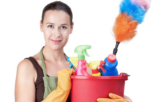 Move out cleaning in an empty home with spotless floors and fresh surfaces